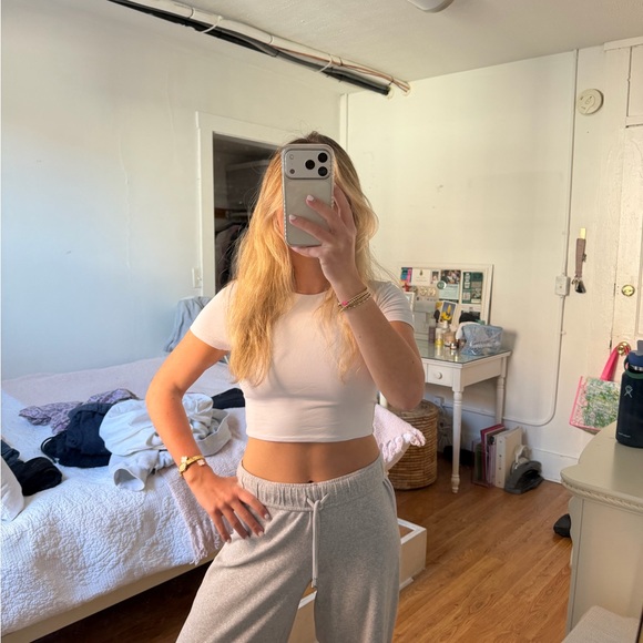 Aritizia Babaton White Crop Top - Picture 3 of 3